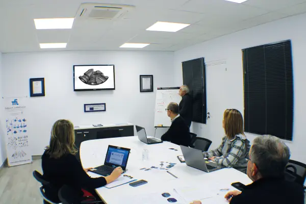 The company - Talleres F. Larrinaga. specialize in design and manufacturing manual gearboxes
